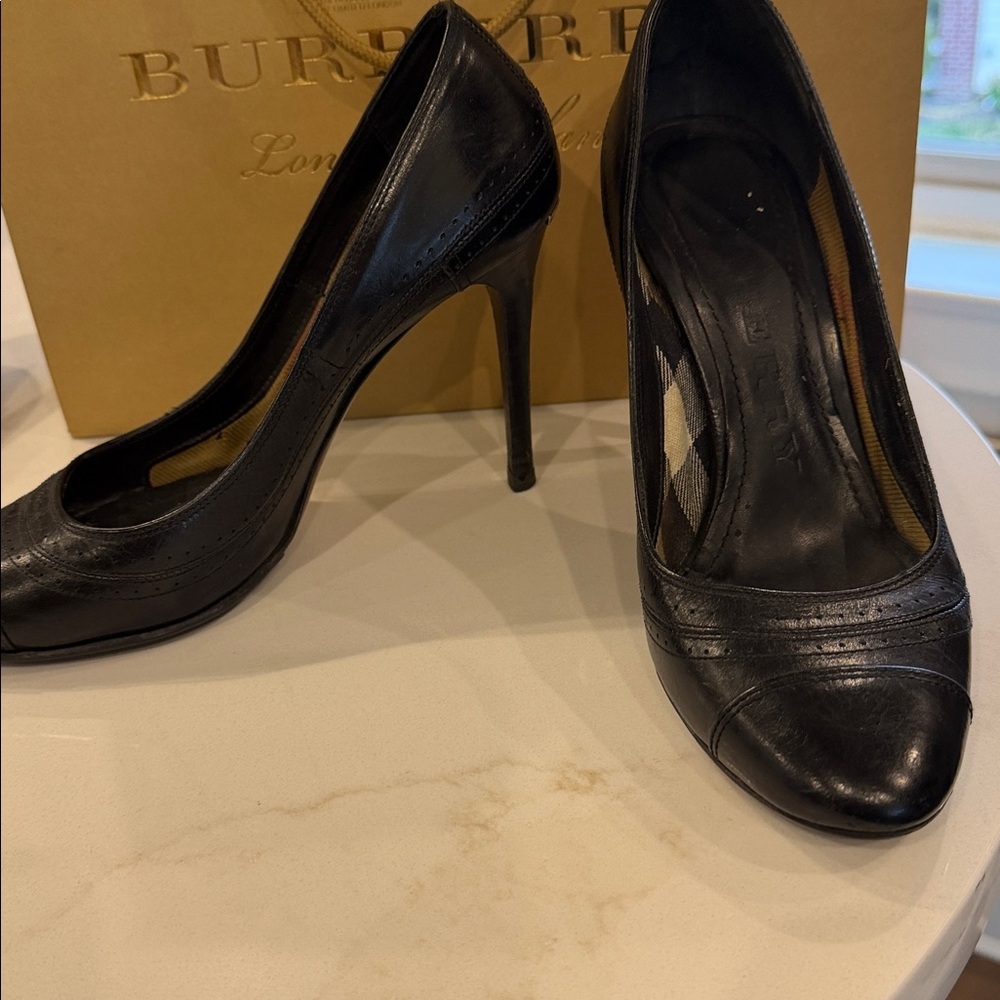 Burberry Black Leather Heels - Picture 2 of 4